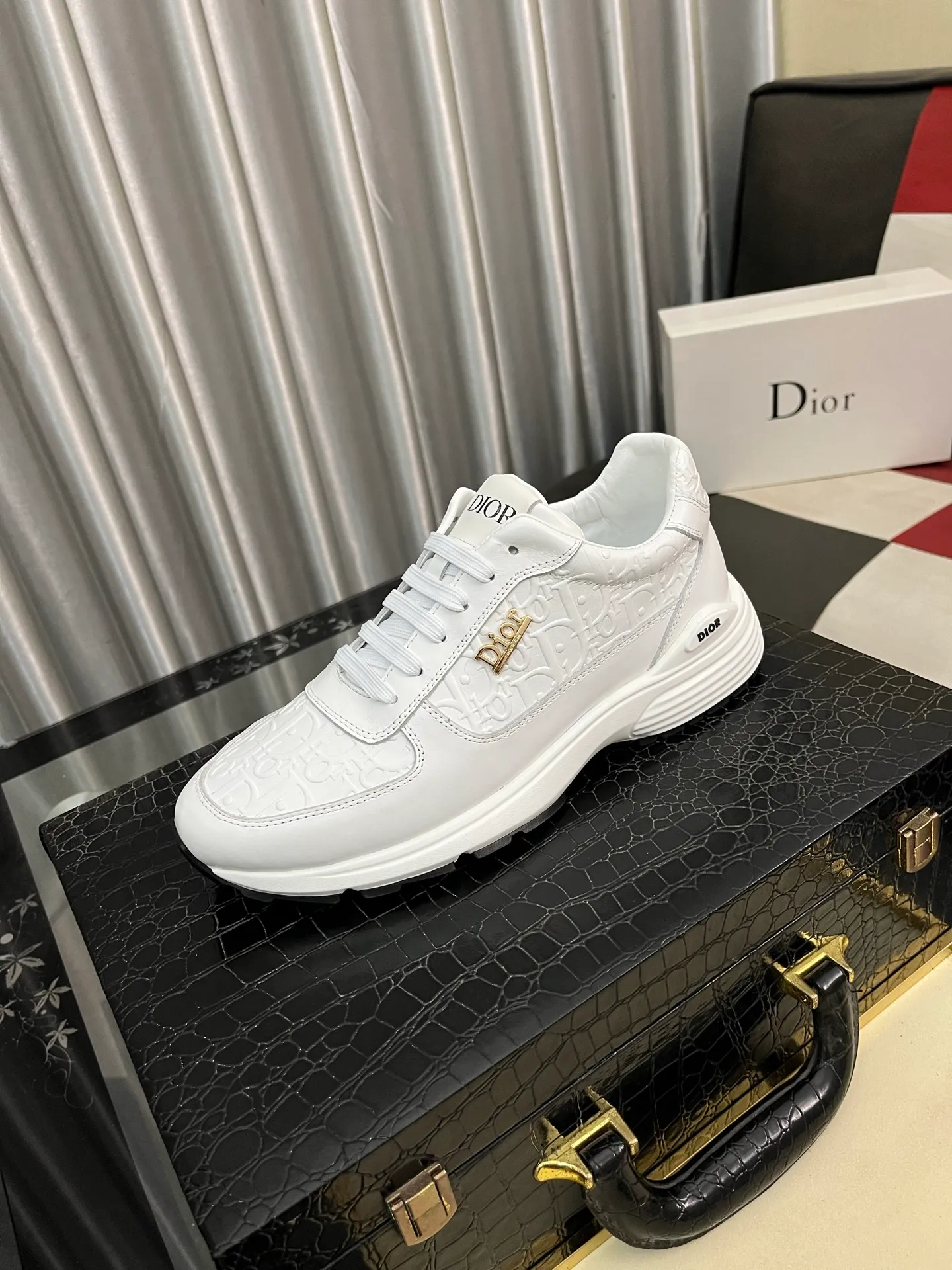 Men's Men's Shoes 💰440⌚️⌚️《DIOR*》The latest and most popular casual shoes, top brand [seduce] luxury~purchasing agent, top~quality. [Strong] The upper is made of imported breathable cowhide with woven material ➕ breathable sheepskin feet (•) and fine workmanship. Original stylish and stylish soft rubber wear-resistant and non-slip outsole, light and comfortable on the foot, size: 38-443️⃣colors available